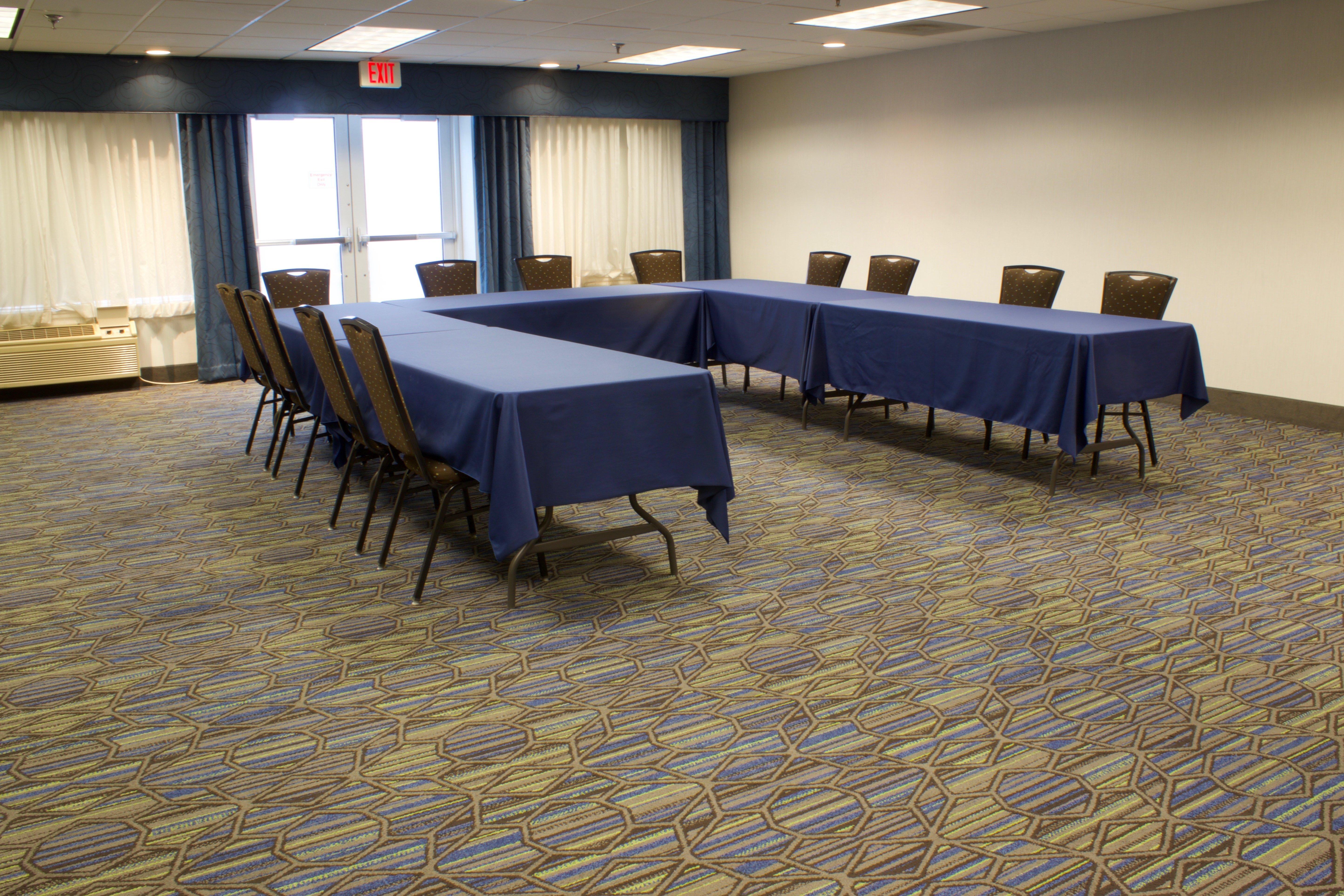 Holiday Inn Express Hotel & Suites-St. Paul By Ihg Vadnais Heights Exterior foto